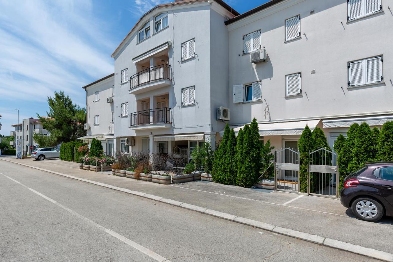 Stylish Apartment Mediterraneo โปเรช ภายนอก รูปภาพ
